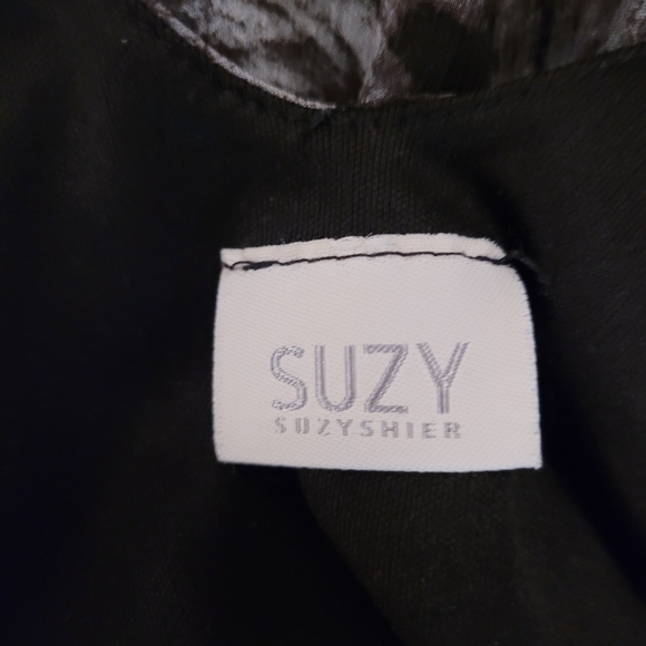 Suzy Shier - halter blouse-black and gray pattern - Picture 11 of 11